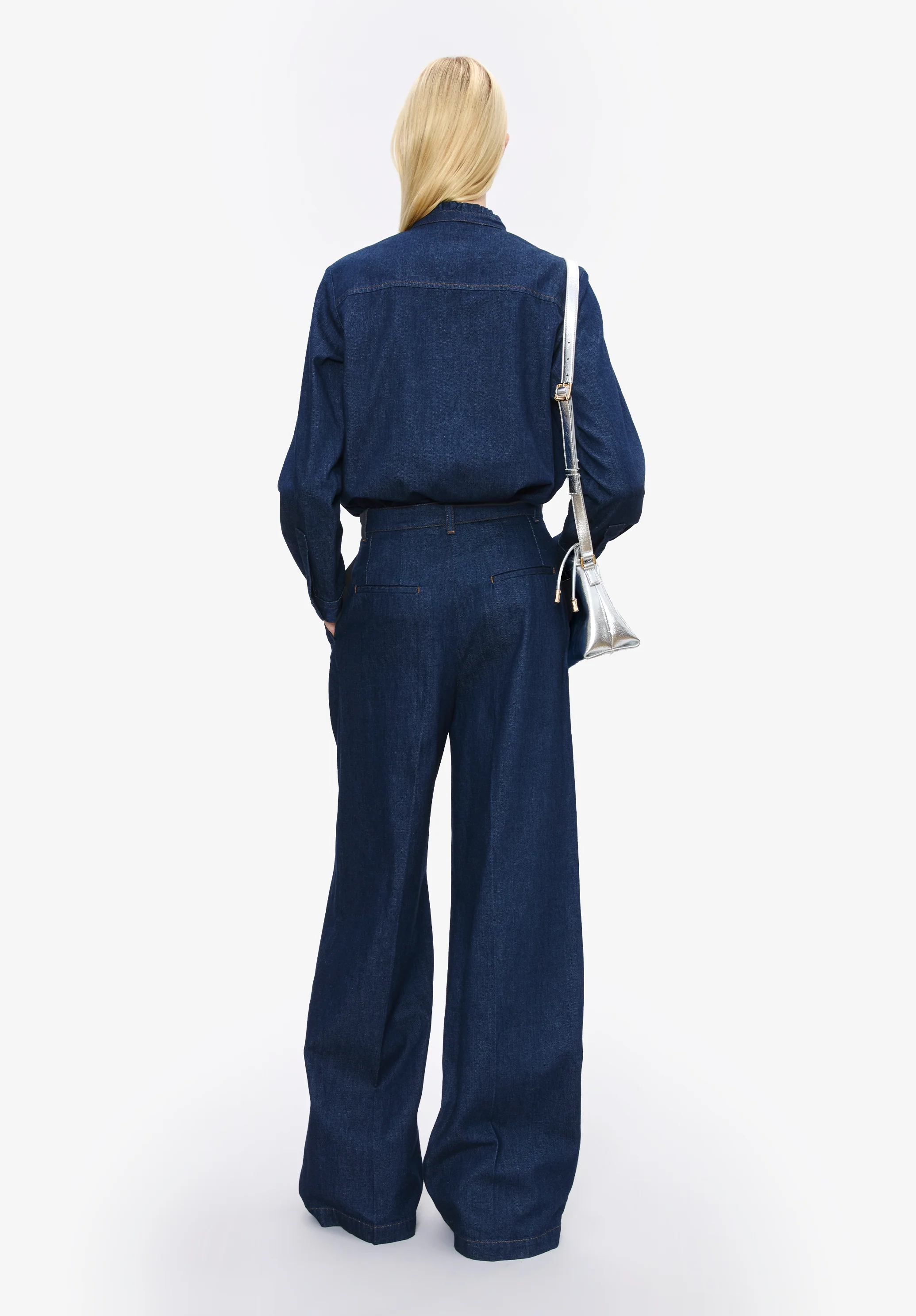 Blouse with ruffled collar - Image 3