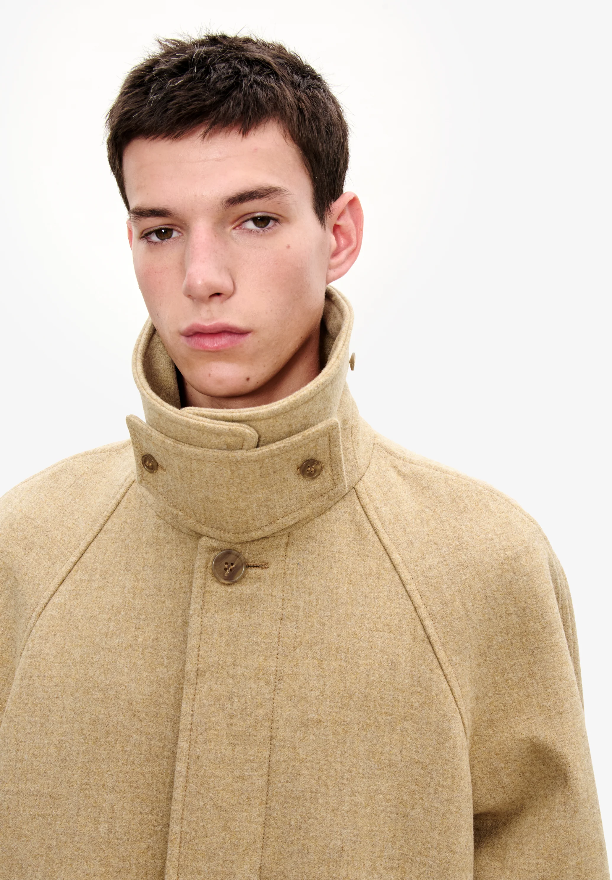 Oversize solid-colour coat with raglan sleeves - Image 4